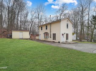 105 Rosewood Rd, Dingmans Ferry, PA 18328