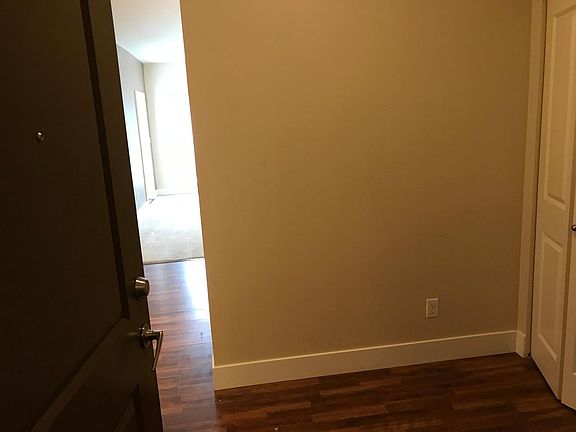4th image of 20318 15th Ave NE APT 406