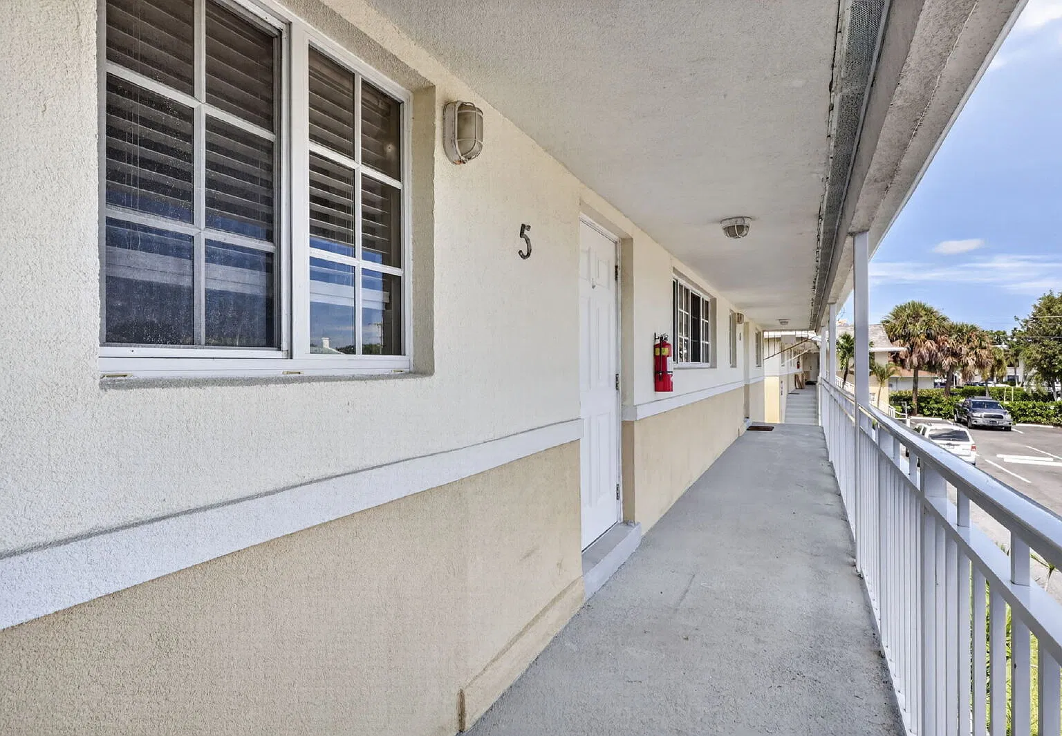 2 bed, 1.0 bath, 800 sqft, $2,000 — Photo 1