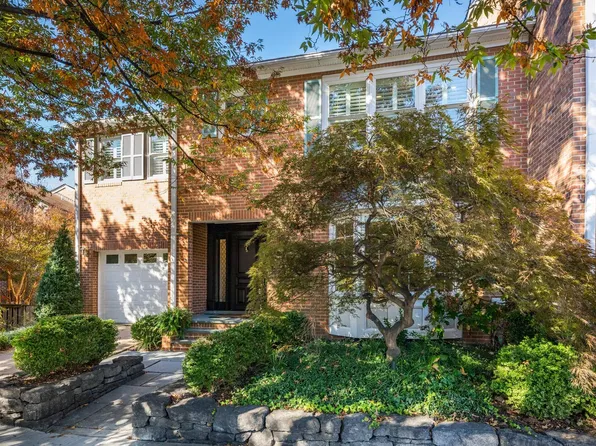 21 N Oakland St, Arlington, VA 22203