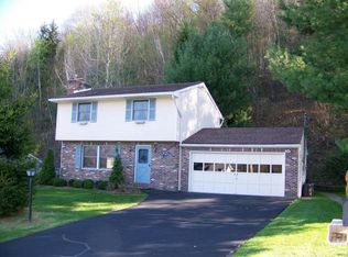 77 Sunrise Dr, Binghamton, NY 13905