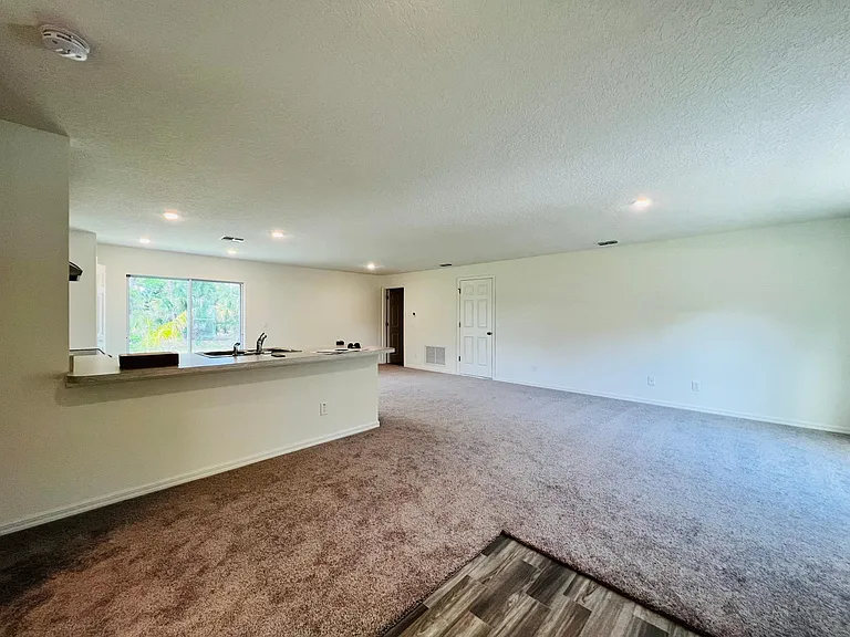 1094 Harlingen Rd SW — Photo 13