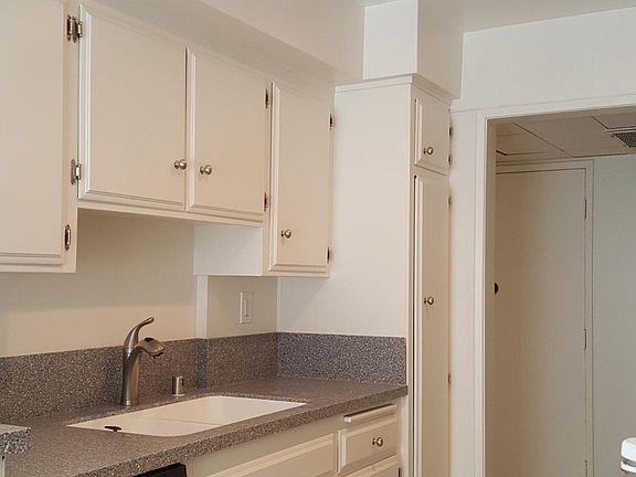 2nd image of 5343 Yarmouth Ave
