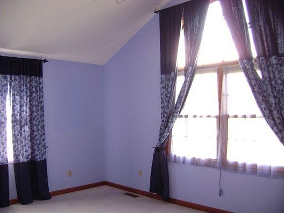 5th image of 522 N Riverview Dr
