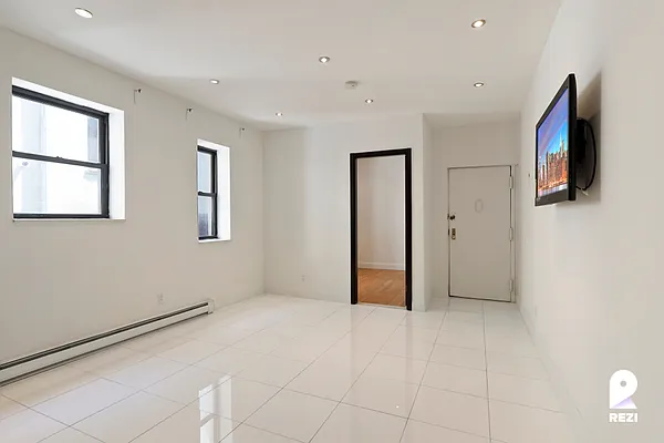 Rented by REZI | media 11