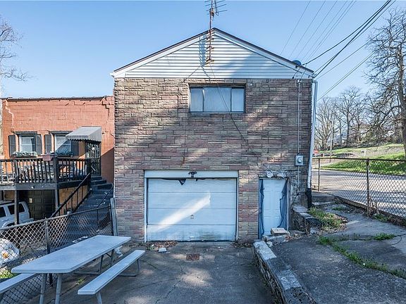 4th image of 120 Sylvania Ave
