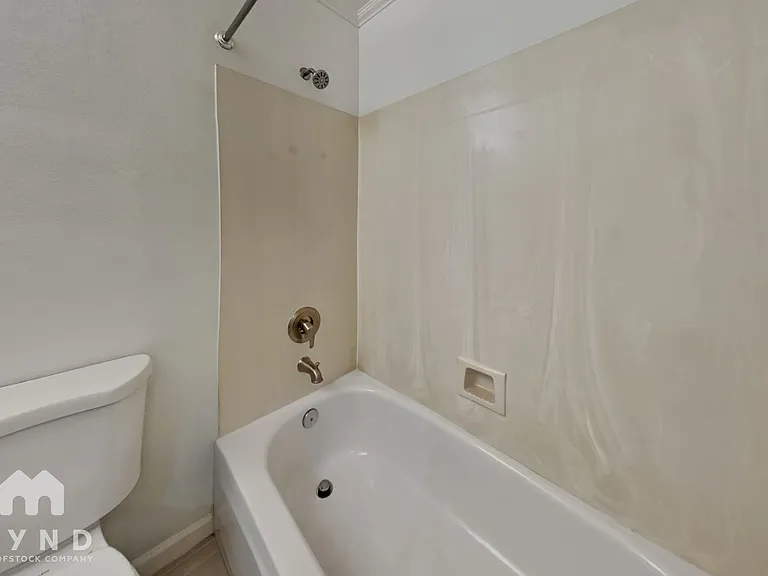 18881 N 77th Ave — Photo 19