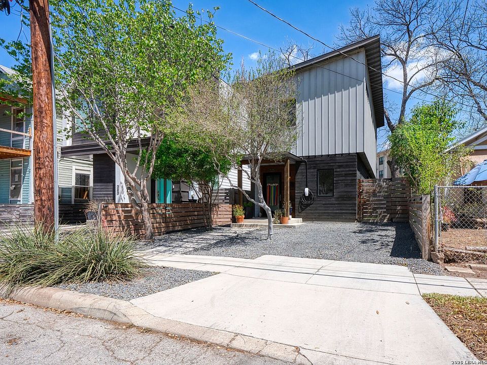 1st image of 325 LAVACA ST