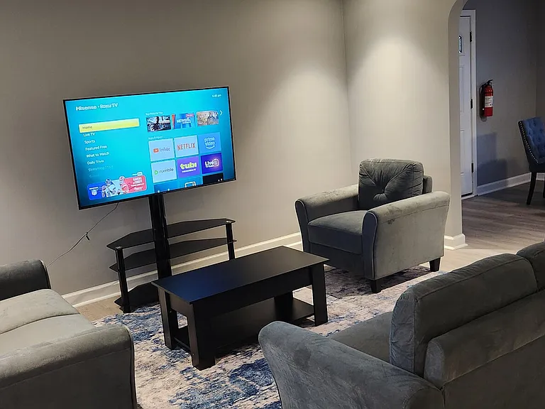 White Oak Dr — Photo 15
