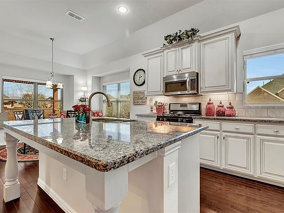 2nd image of 1618 Genevieve Dr