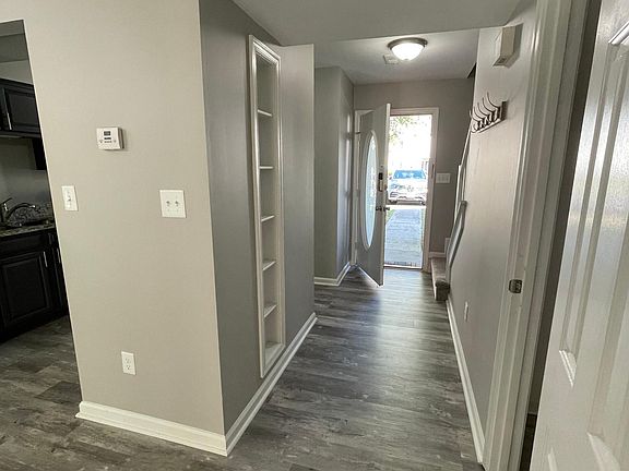 5th image of 106 Heather Way APT B