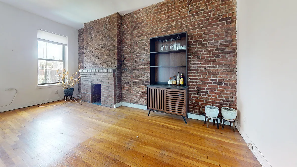 Building Photo - 377 Bleecker St #4C