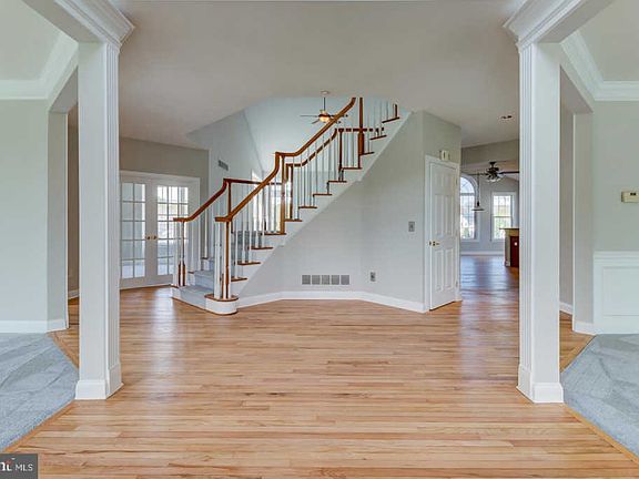 4th image of 163 Candlewyck Dr