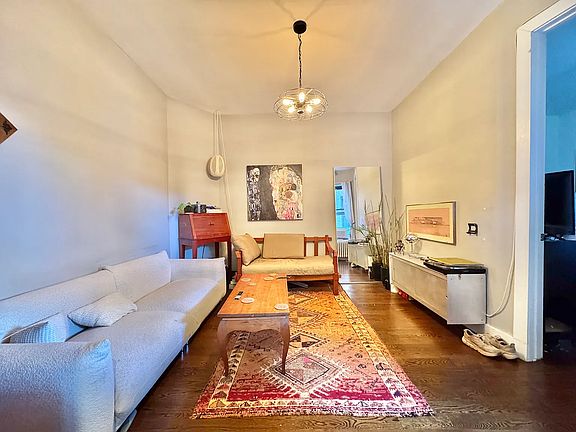 2nd image of 210 Humboldt St APT 13