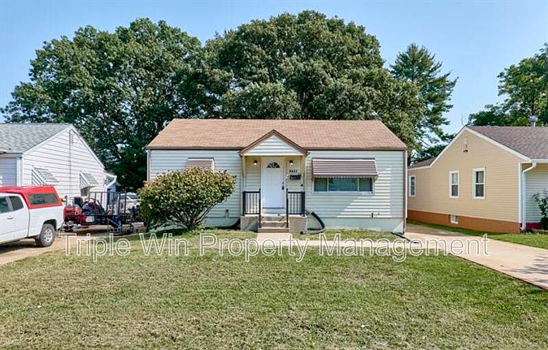 1st image of 9823 Meadow View Dr
