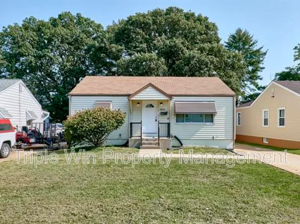 9823 Meadow View Dr, Saint Louis, MO 63114