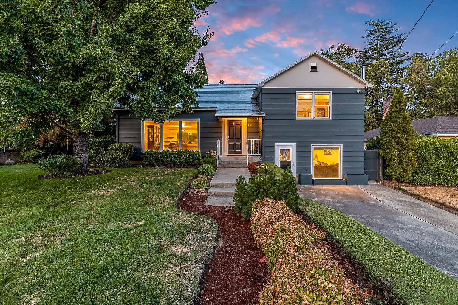 208 Bradford Way photo 1