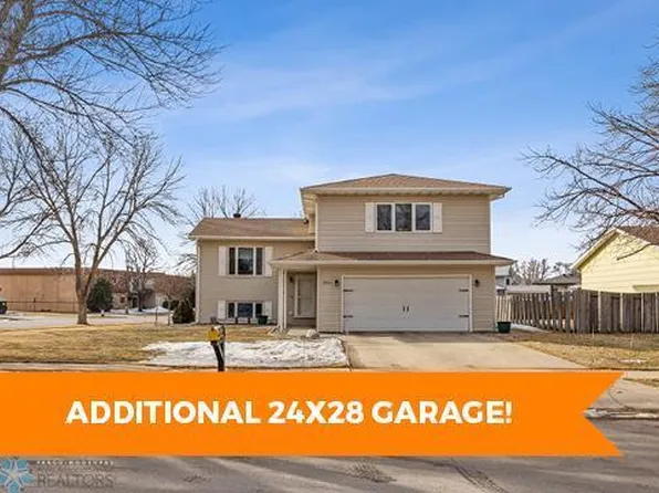 1921 23rd St S, Fargo, ND 58103