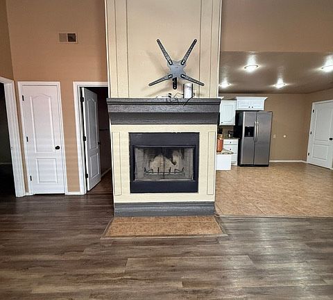 5th image of 4416 105th St Unit A