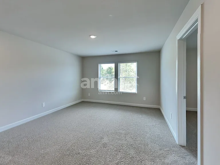 303 Granby Trl — Photo 8