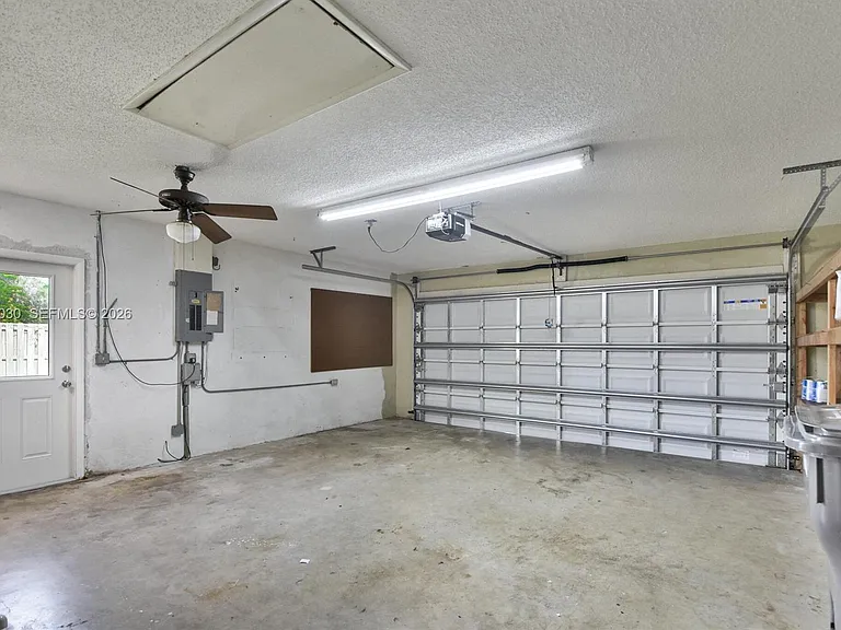 2480 Windsor Rd — Photo 33