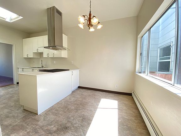 3rd image of 221 26th Ave APT 4
