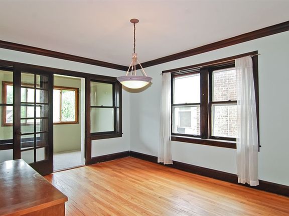4th image of 916 S Austin Blvd #2S