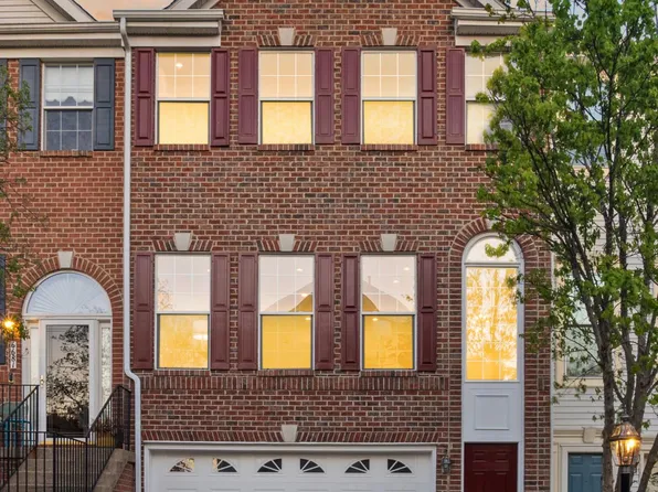 6683 Ordsall St, Alexandria, VA 22315