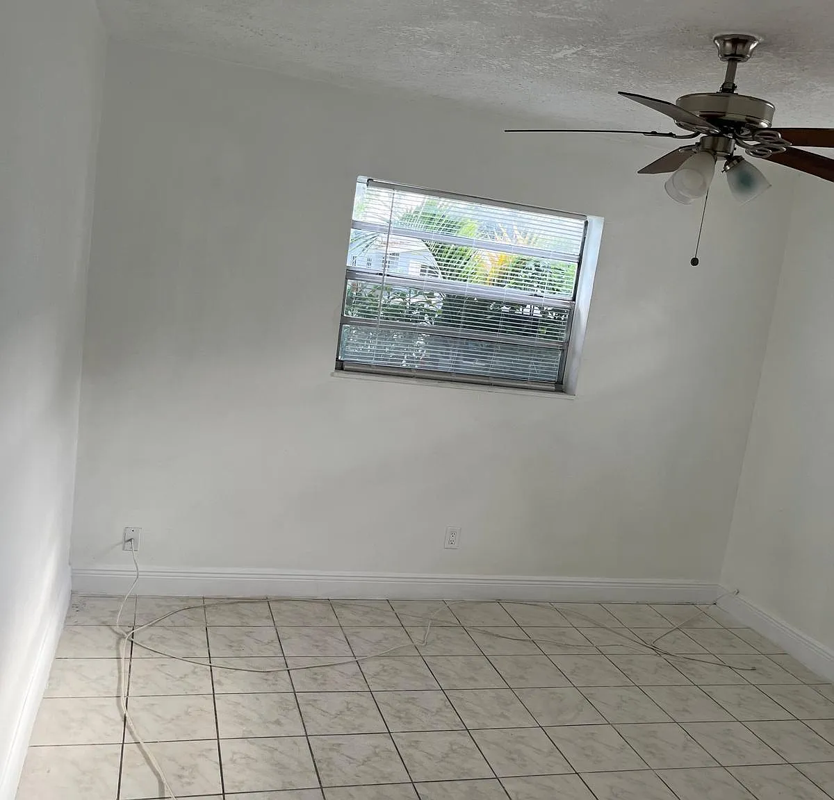 2 bed, 1.0 bath, 2109 sqft, $2,200 — Photo 4