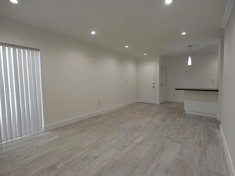 FULLY REMODELED | XIORA MODEL | 1 BEDROOM, 1 BATH