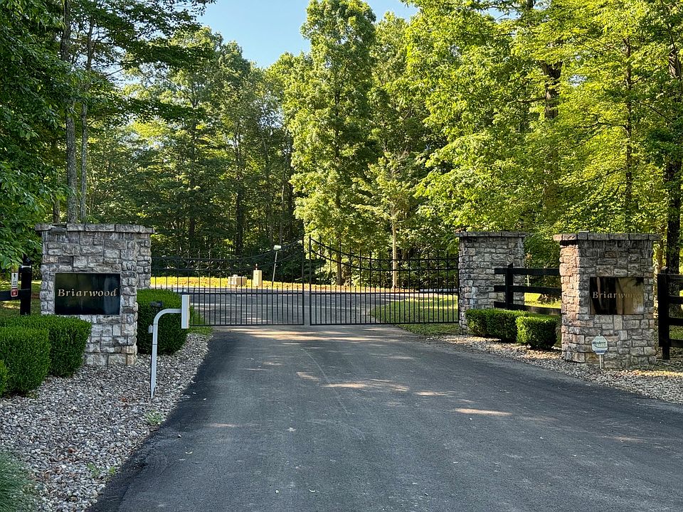 1st image of 4 Village Dr