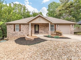 15 Duxford Cir, Bella Vista, AR 72714