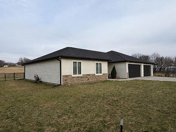 3rd image of 640 S 9th St