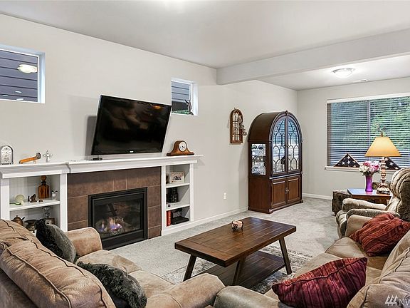 3rd image of 3880 Maritime Dr Sw