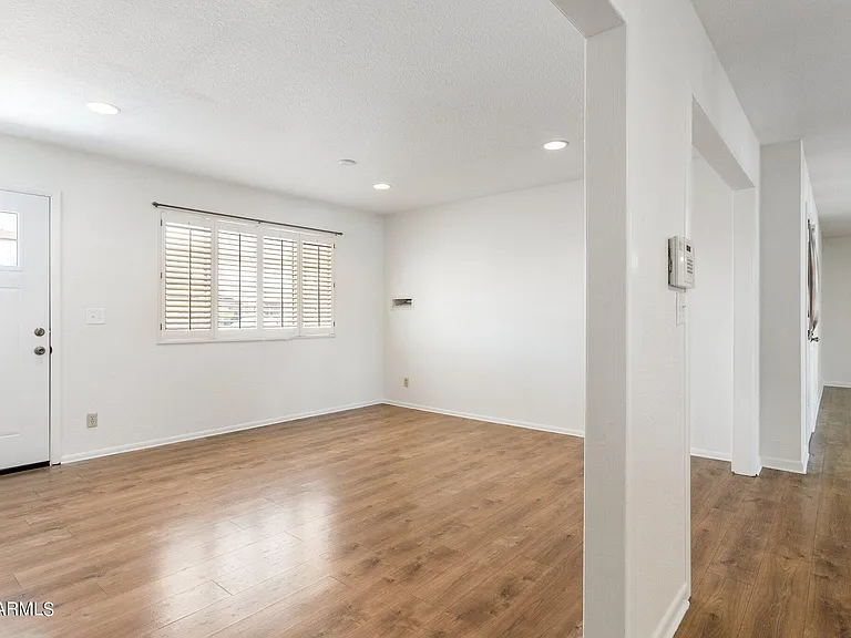 7344 E Polk St — Photo 4