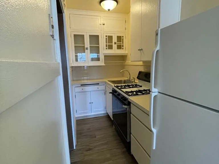 Arlington Apartments — Photo 23