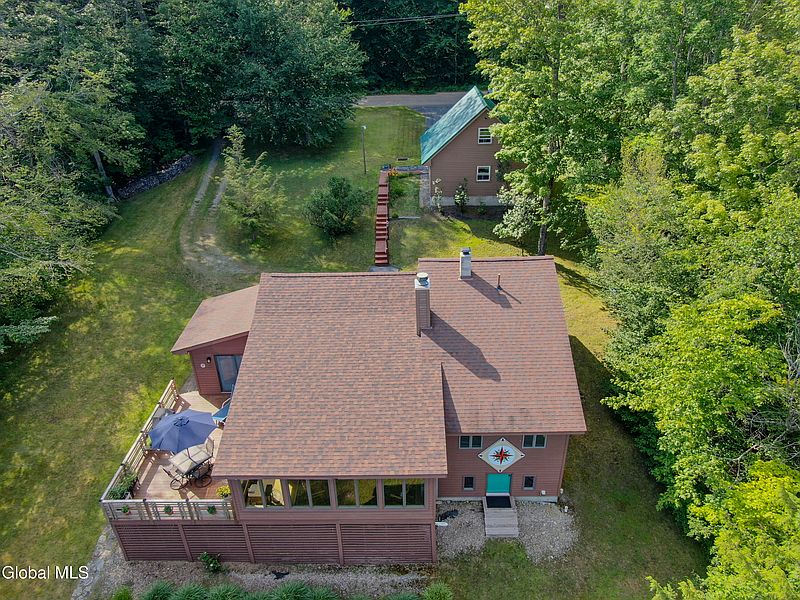 3rd image of 138 Maplewood Drive