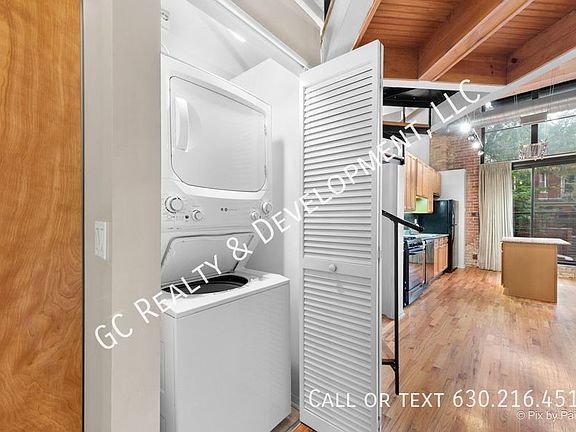 2nd image of 1935 N Fairfield Ave APT 103