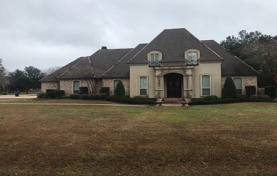 1st image of 301 Long Lake Dr