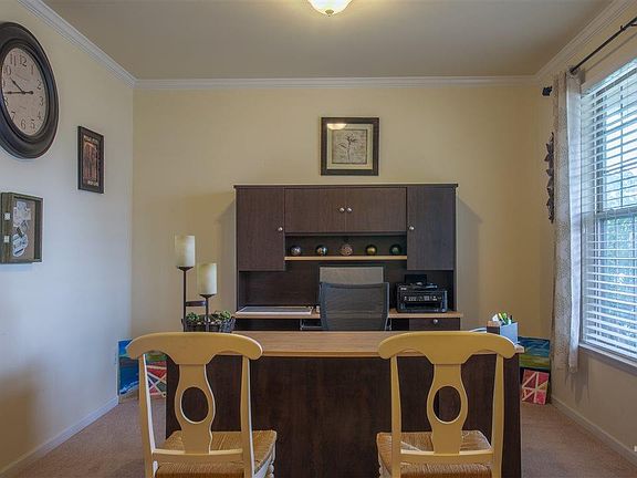 3rd image of 306 Vintage Holly Dr