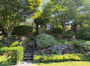 2272 Viewmont Way W, Seattle, WA 98199