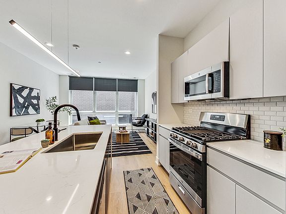 2nd image of 3449 N Ashland Ave #4
