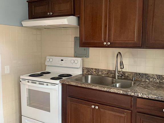 3rd image of 2119 W Farragut Ave APT 1E