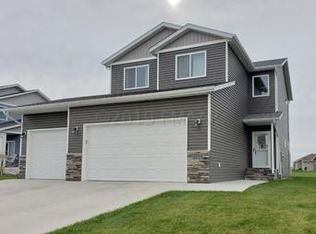 1221 Legion Ln W, West Fargo, ND 58078
