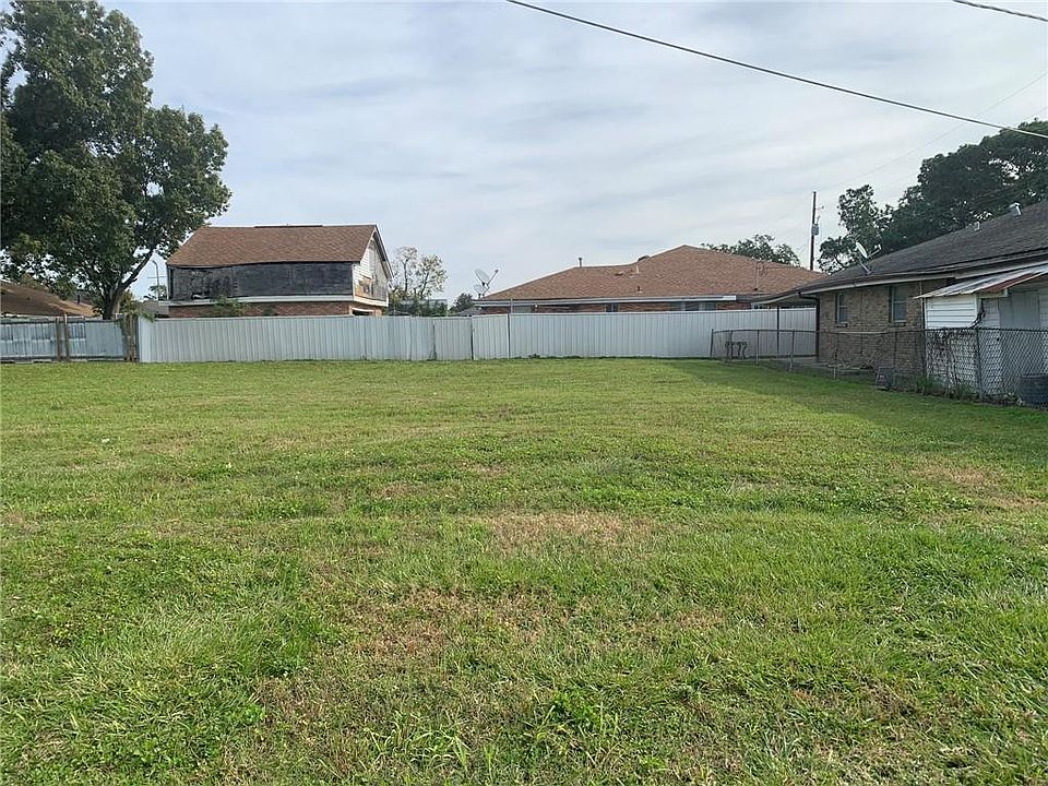 1st image of 41165 W Laverne St