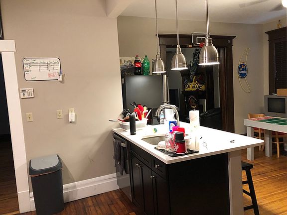 3rd image of 51 E Lane Ave #51