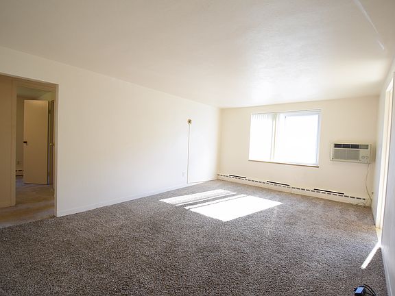 5th image of 120 Knollcrest Dr APT 201