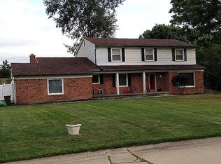 4109 Whitebirch Dr, West Bloomfield, MI 48323