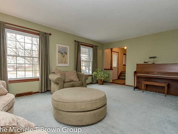 5th image of 3926 Kirkshire Dr SE