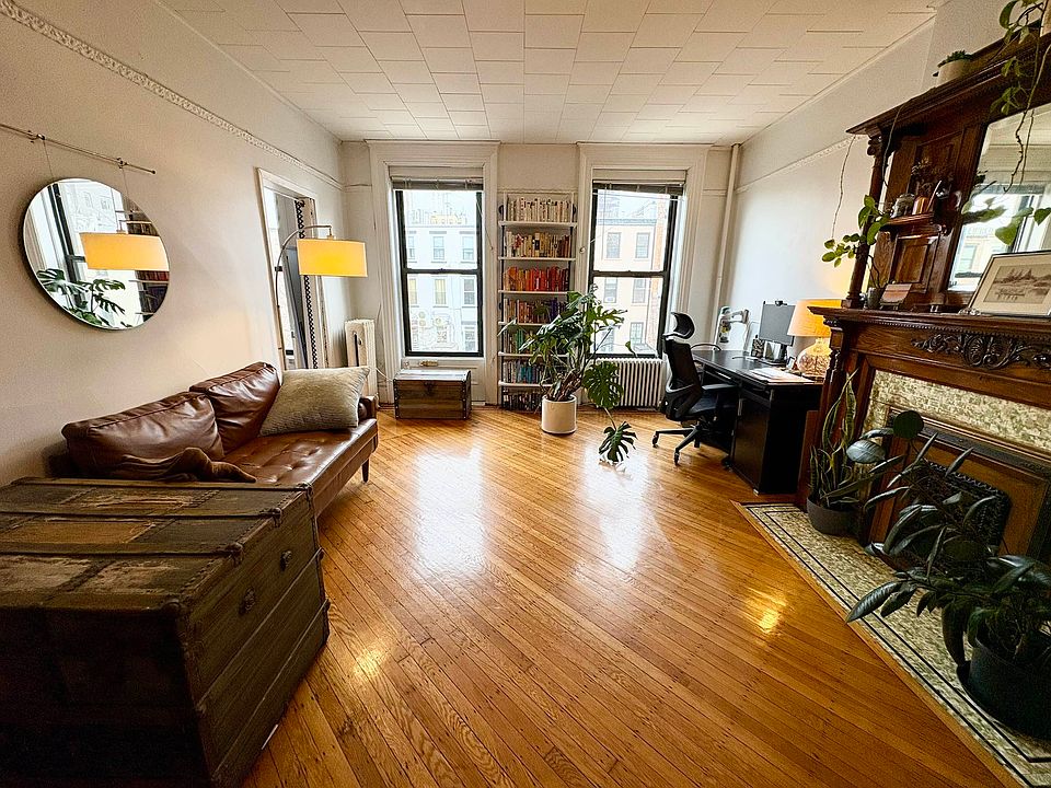 1st image of 843 Carroll St APT 3R